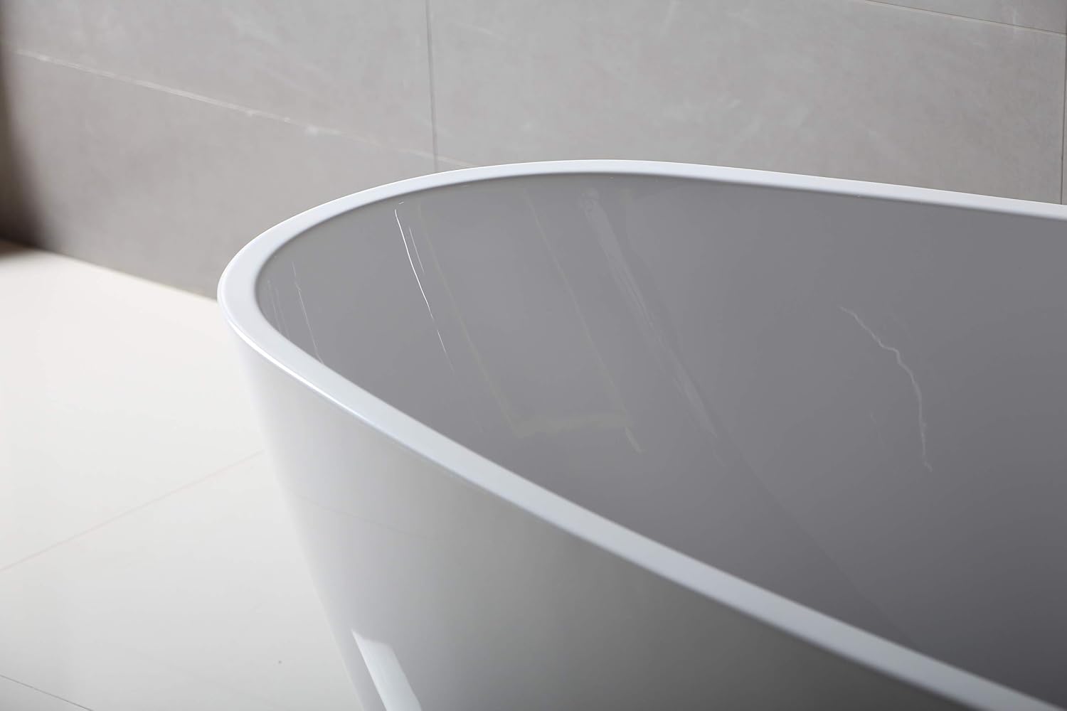 Fine Fixtures Capsule Freestanding Bathtub White 55' With Drain Included
