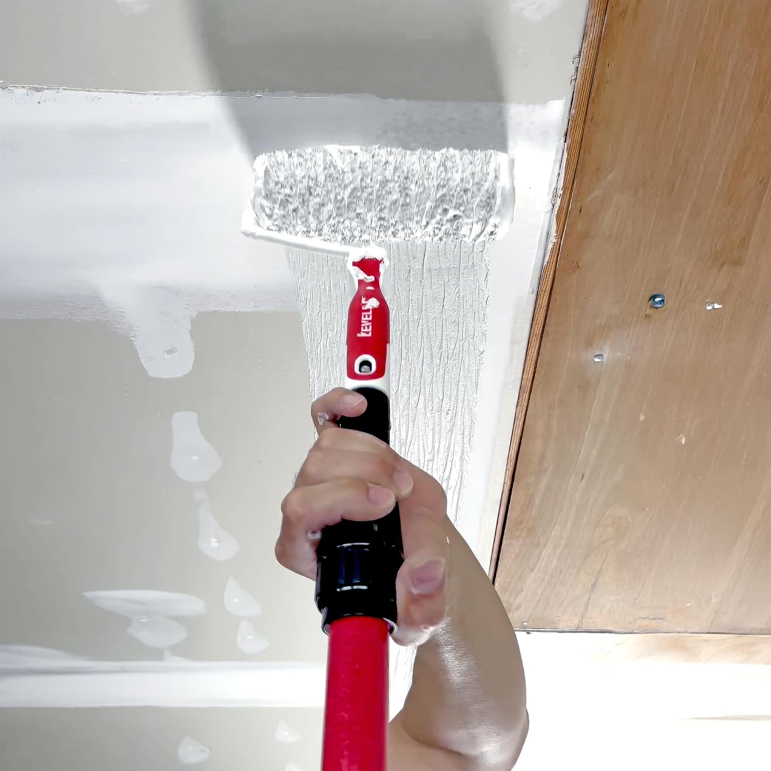 LEVEL5 Skimming Blade Set with Case | 10, 16, 24, 32 Inch Skimming Blades, 37-63 Inch Extendable Handle, Compound Roller & Transport Case | for Smoothing Walls and Ceilings | 5-550